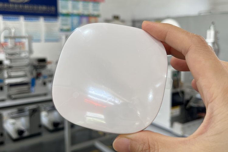 終結(jié)貼膜煩惱：這款設(shè)備如何重塑消費電子開箱體驗？